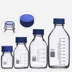 بطری شیشه ای در آبی